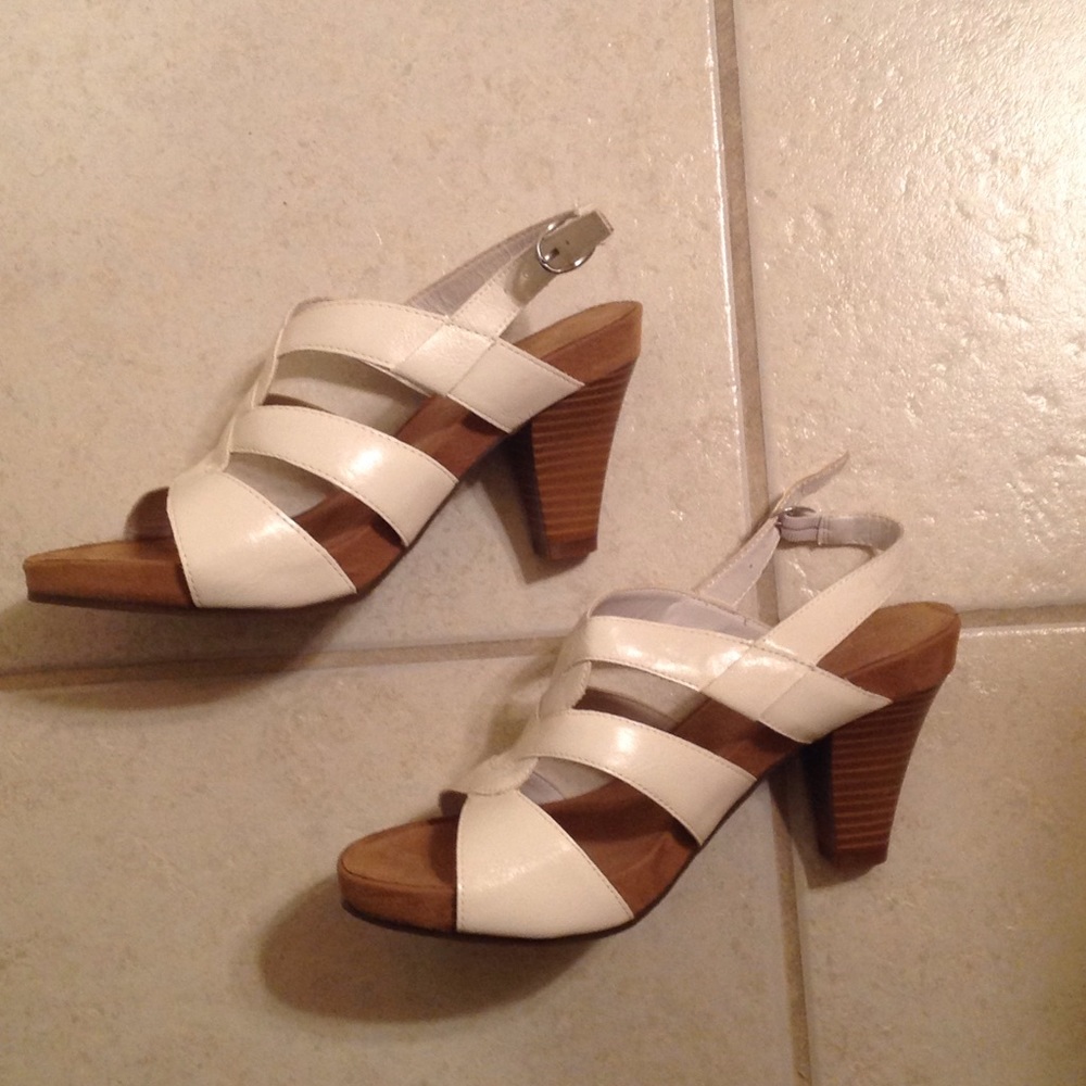 Aerosols super comfortable padded heel