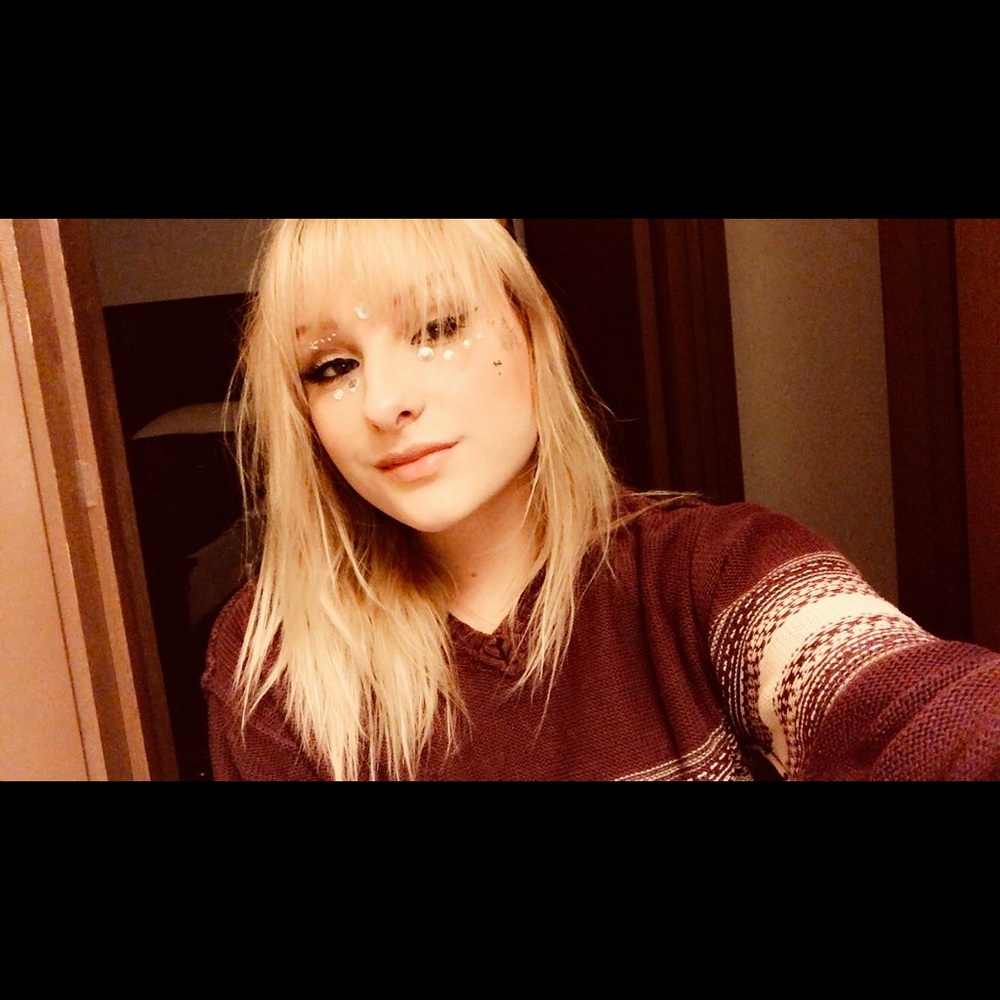 Meet your Posher, Lexi