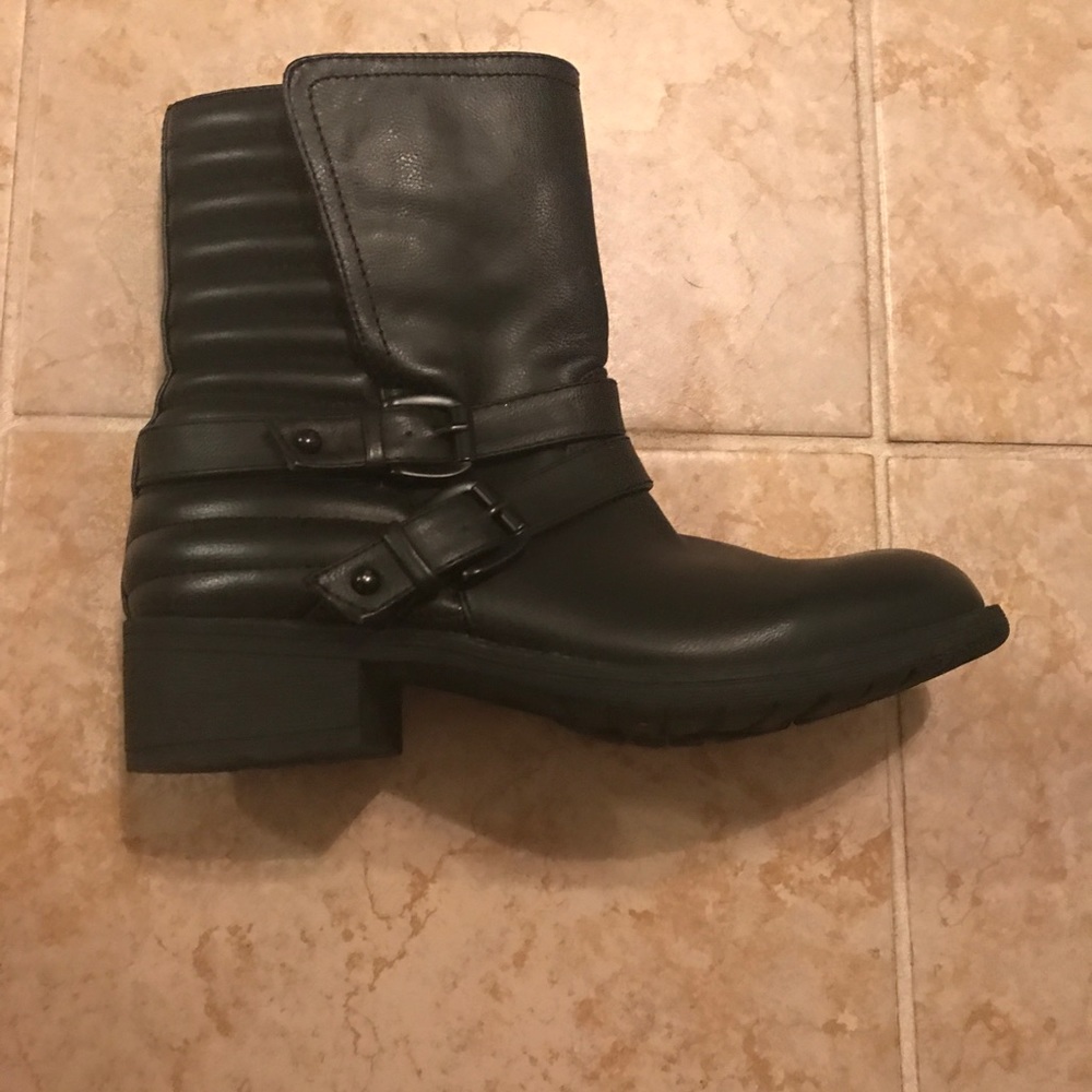 Black ankle length motorcycle boots
