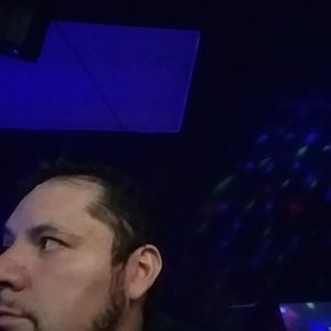 Meet your Posher, Efren