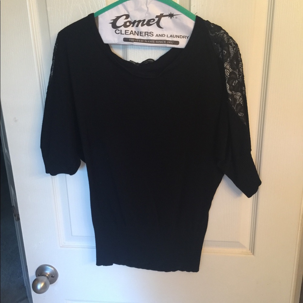 Black sweater Lacey sleeves