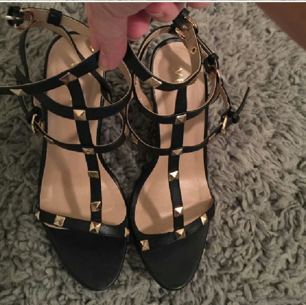 Black strappy studded wedges