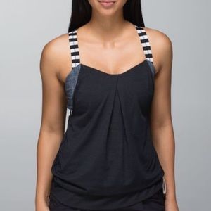 Lululemon Restless top
