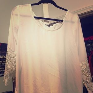 Creamy lace sleeve top ❤️