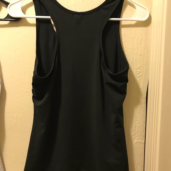 Black n white workout tops - Picture 6 of 8