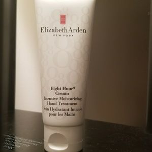 Intensive moisturizing hand treatment