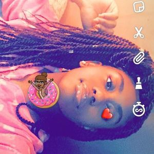 Meet your Posher, Moniee