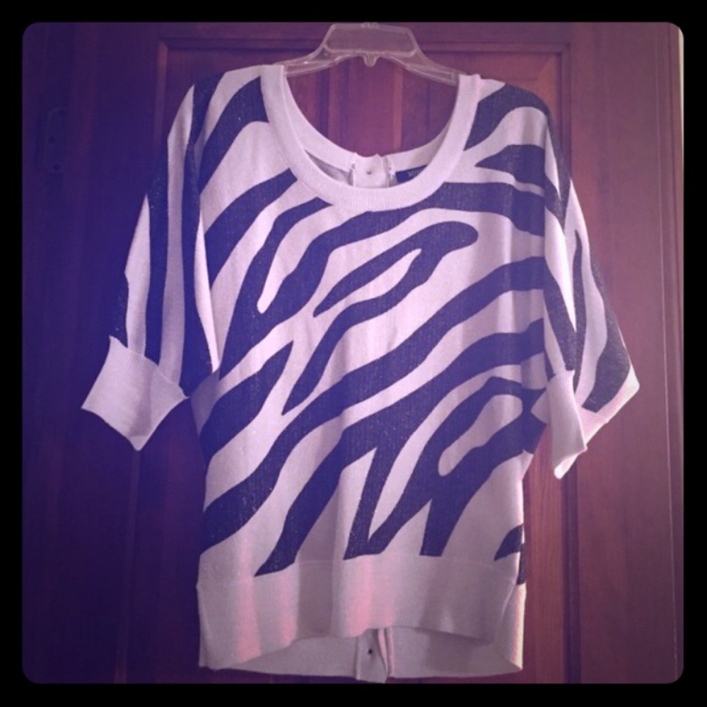 *%* Adorable 3/4 shimmy zebra sweater. Size Medium