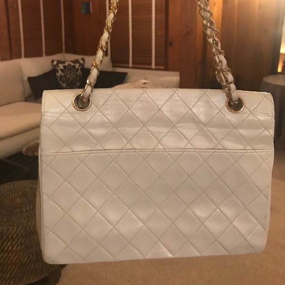 *Payment Pending* Chanel Vintage Medium Flap Bag - Picture 3 of 8