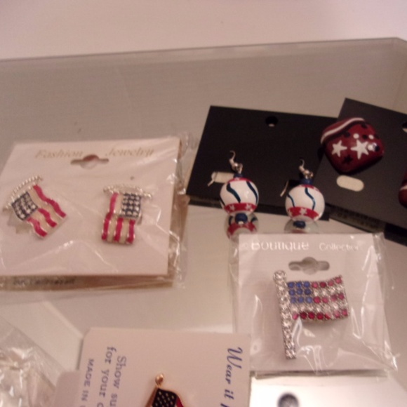 NWT AMERICAN FLAG EARRINGS PENDANT NECKLACE KEYCHA - Picture 3 of 8