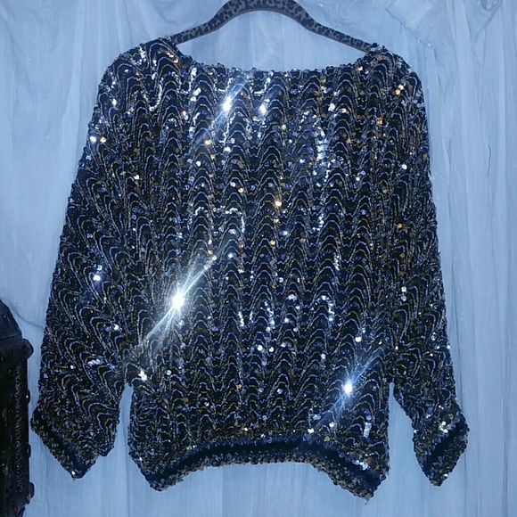 VINTAGE Gold Silver & Black Batwing Sequins Top - Picture 3 of 6