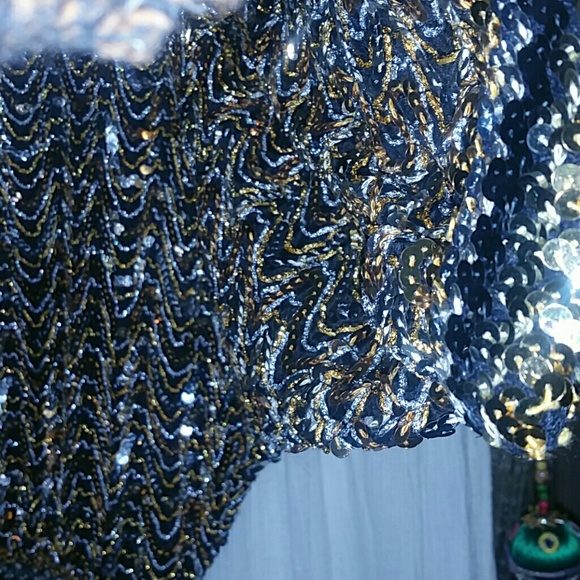 VINTAGE Gold Silver & Black Batwing Sequins Top - Picture 6 of 6