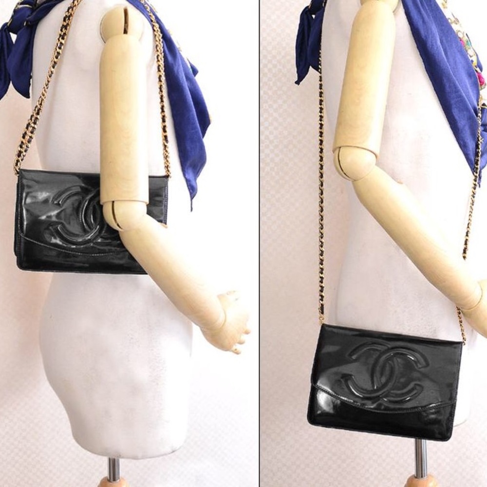 Chanel Patent leather WoC Crossbody w 24kt gold hw