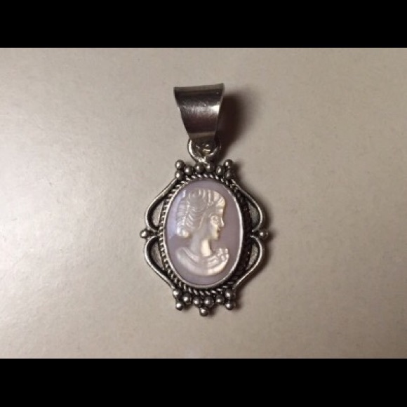 Jewelry - Mother of Pearl Cameo Pendant