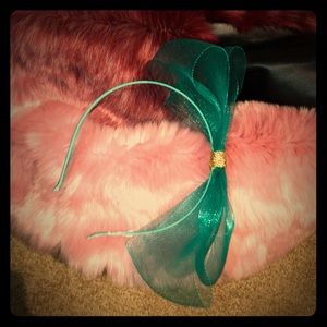 Little girls headband with big bow NWOT