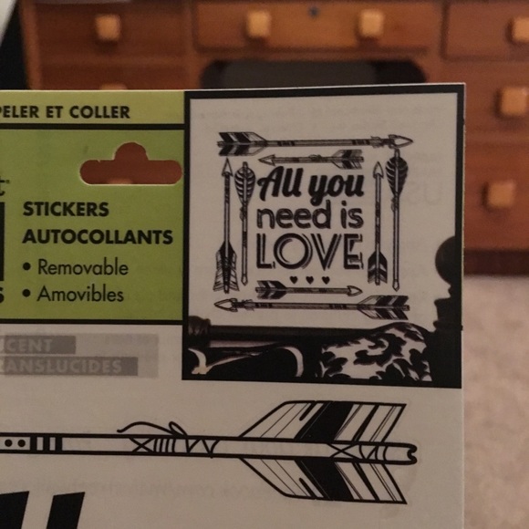 “All you need is love” Wall sticker creation - Picture 3 of 3