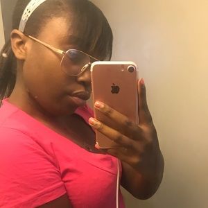 Meet your Posher, Simone