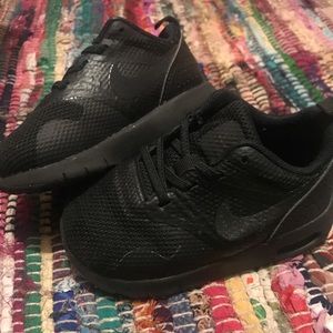 Black Toddler Nikes in Good Condition