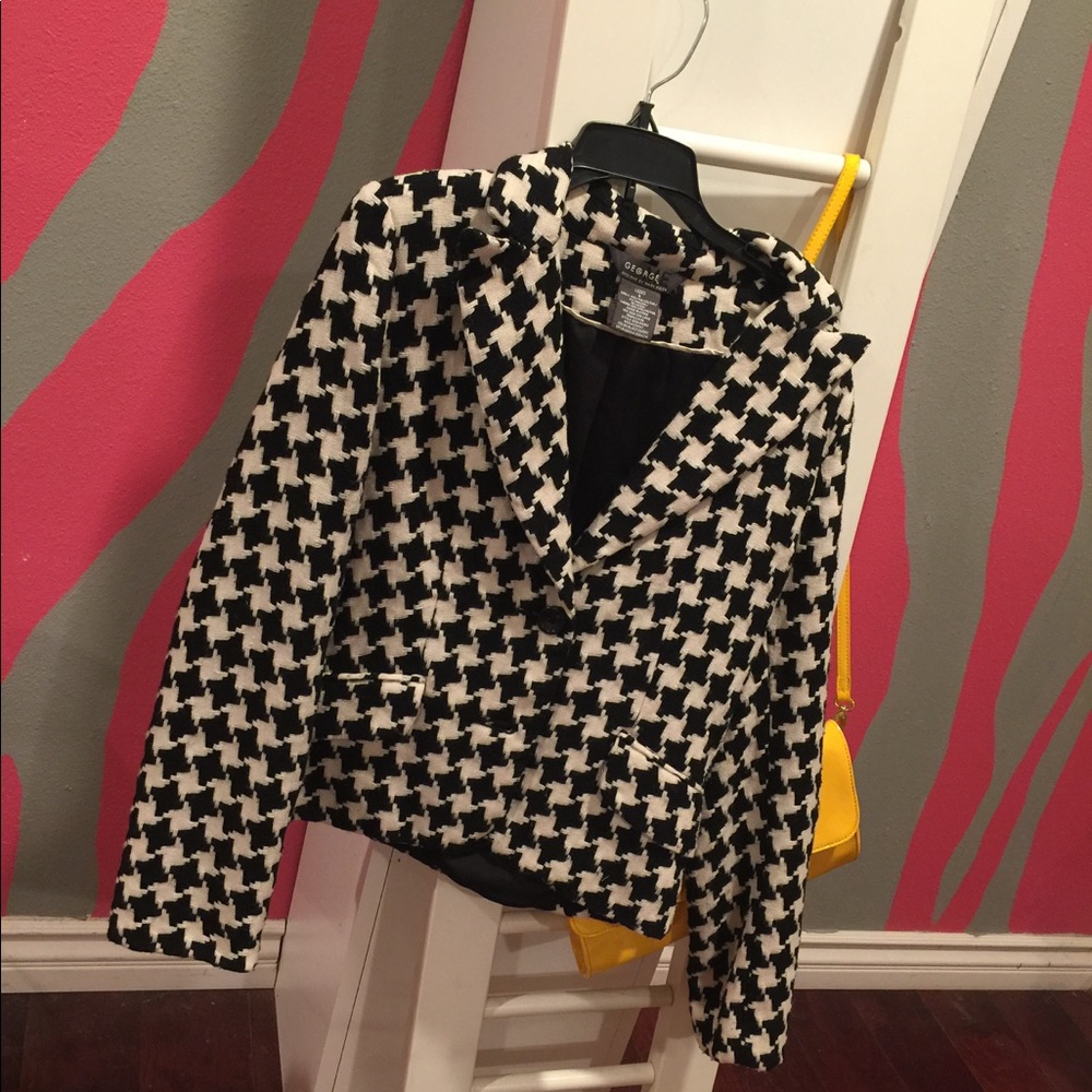 ❗️$4 Sale❗️Black and White Pea Coat