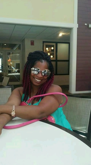 Meet your Posher, Shaneka - Picture 1 of 1