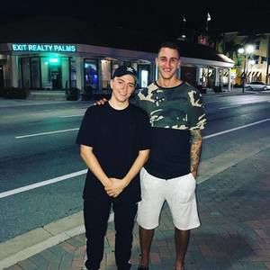 Meet your Posher, Zach