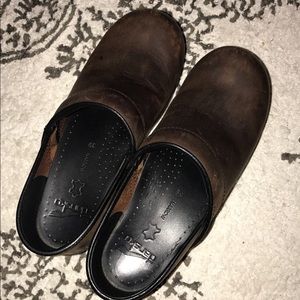 Dansko nursing shoes 39