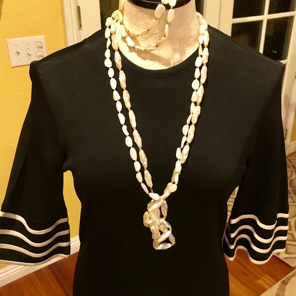 Fun vintage 60s Black and cream satin vintage dress. ❤️ - Picture 7 of 8