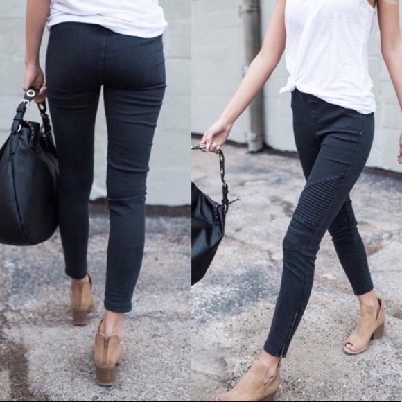 🎉HP🎉 Moto Jeggings in Black with Ankle Zipper - Picture 2 of 2