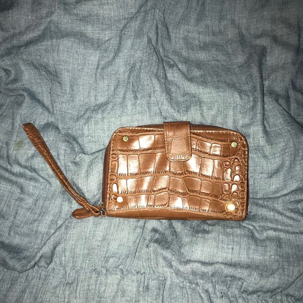 Tan wallet