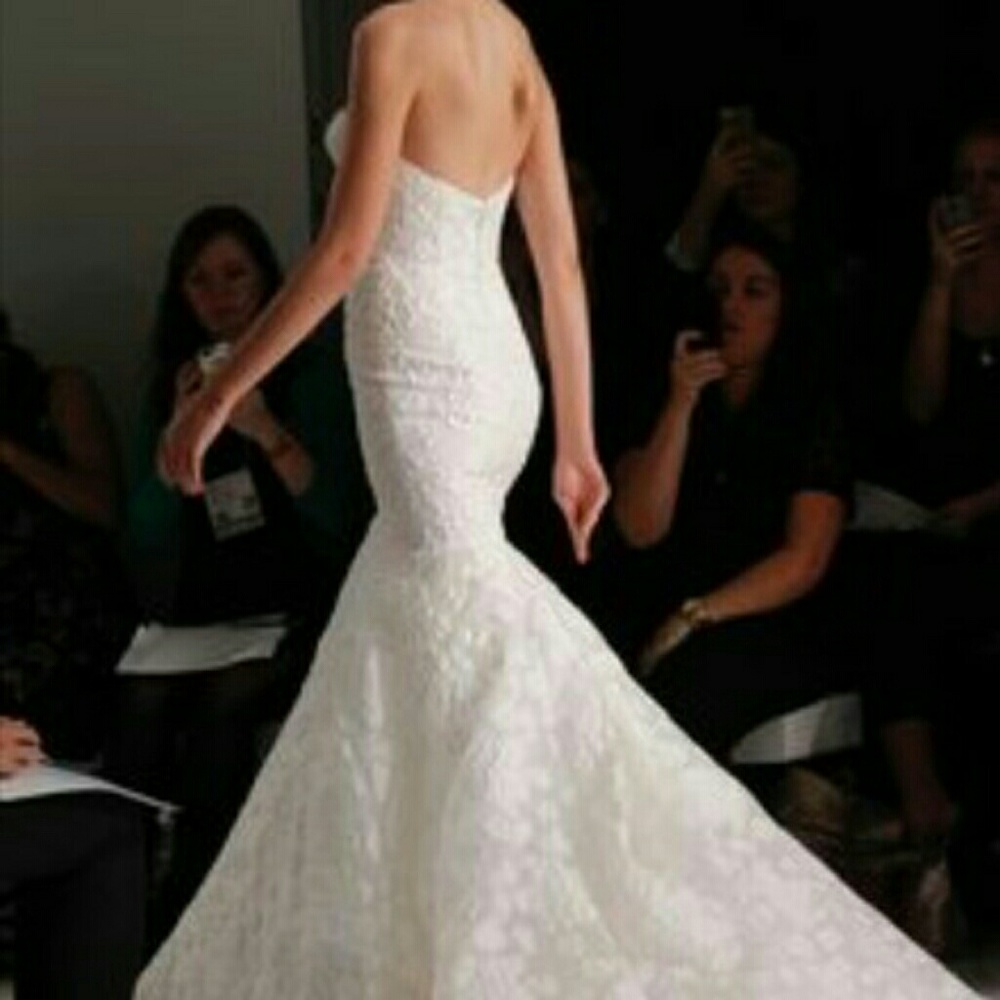 💕🚫SOLD🚫Amsale Aida Wedding Dress - Picture 2 of 8