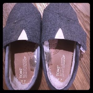 Toms Tiny Toms size 7