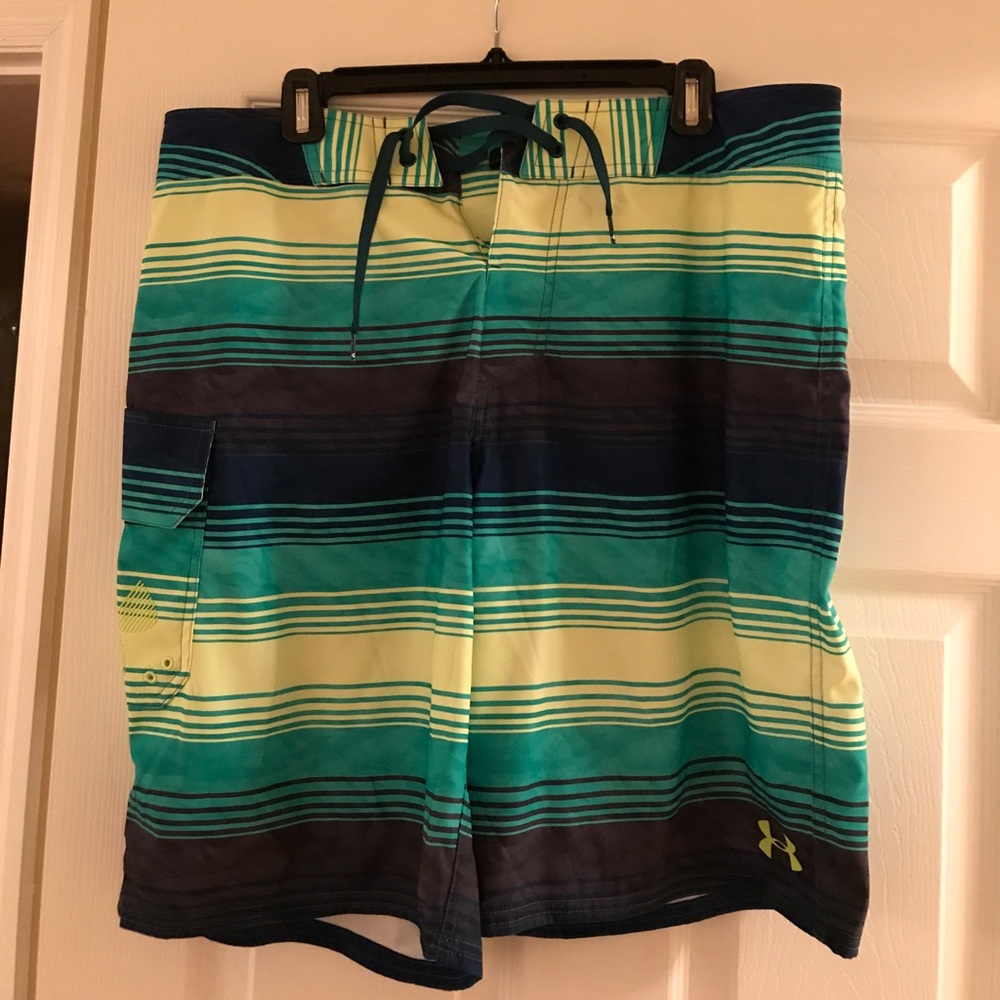 Size 36 underarmour board shorts