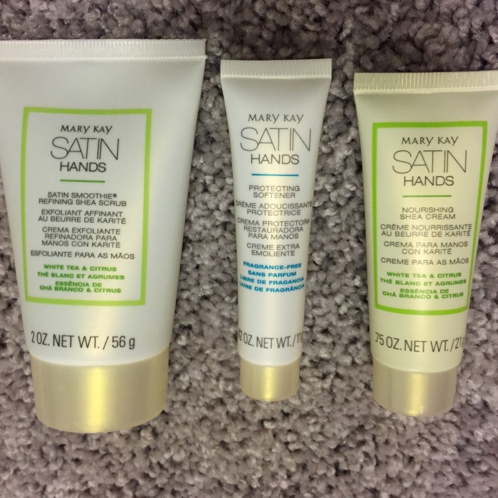 Brand New Mary Kay Satin Hands Gift Set