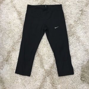 BLACK NIKE LEGGINGS