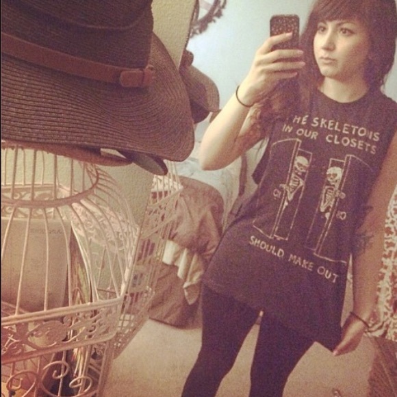 UNIF skeleton top - Picture 5 of 5