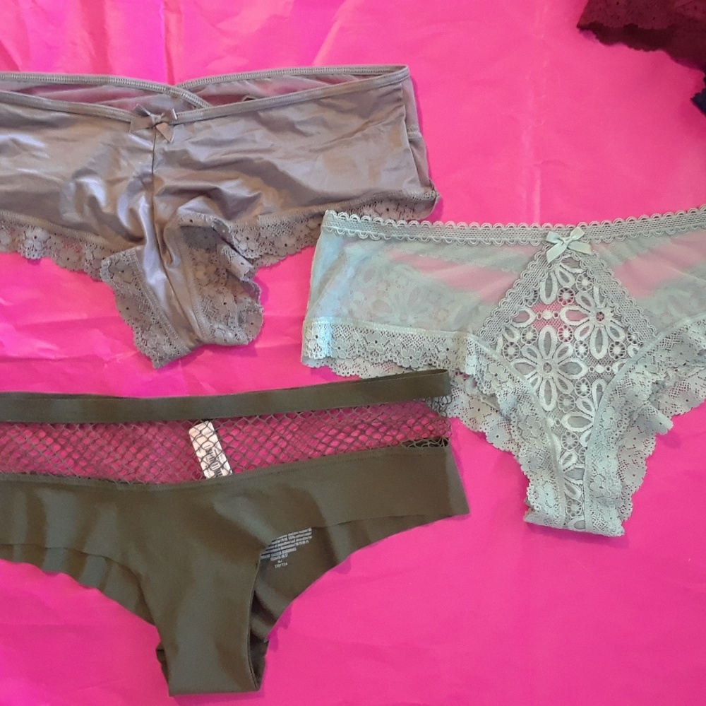 Victoria's Secret M Cheeky Bundle