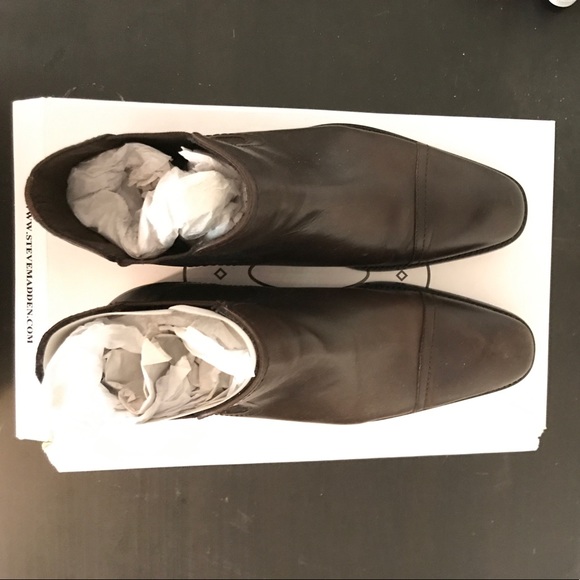 Steve Madden Brown Leather Chelsea Boots, Size 9 - Picture 2 of 2