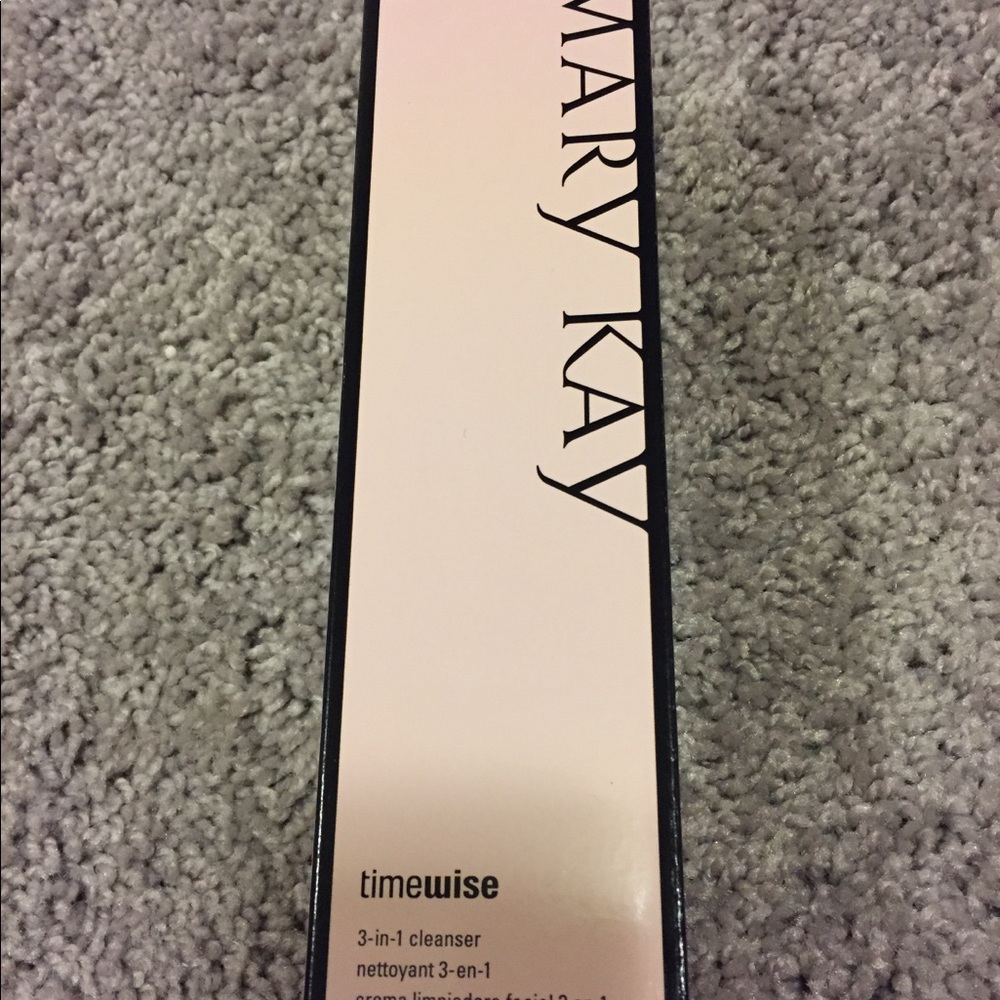 NIB Mary Kay TimeWise 3-in-1 Cleanser