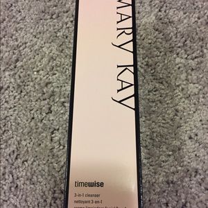 NIB Mary Kay TimeWise 3-in-1 Cleanser