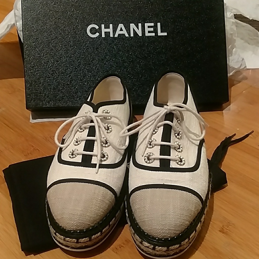 Chanel Espadrille sneakers tennis shoes 5.5 flats