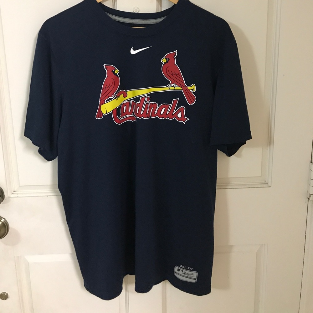 Men’s Cardinal T-Shirt. Size Large