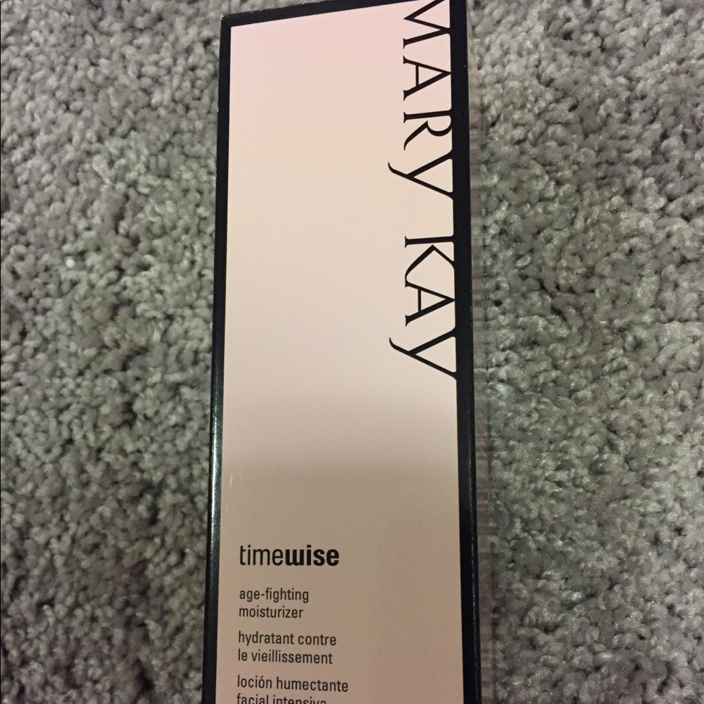 NIB Mary Kay TimeWise Moisturizer