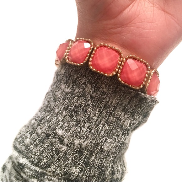 Jewelry - Pink and gold gem bracelet with elastic band Jewelry - Pink and gold gem bracelet with elastic band