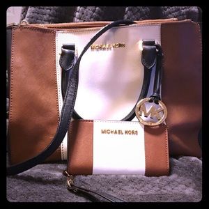 Michael Kors Purse + wristlet