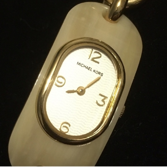 Authentic Michael Kors Watch - Picture 2 of 3