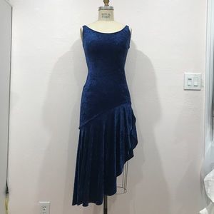 Beautiful Jessica McClintock Blue Velvet Gown