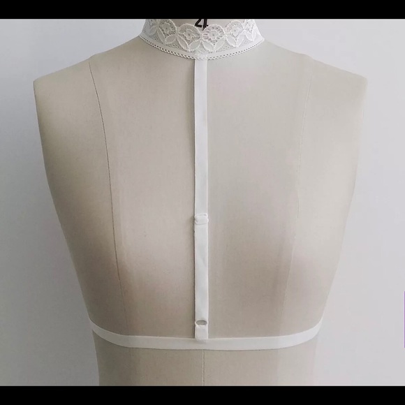 White bra harness adjustable size! - Picture 2 of 4
