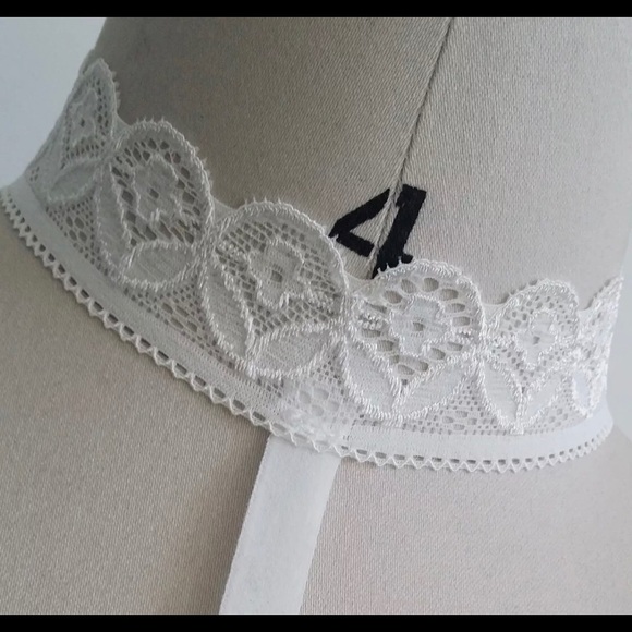 White bra harness adjustable size! - Picture 3 of 4