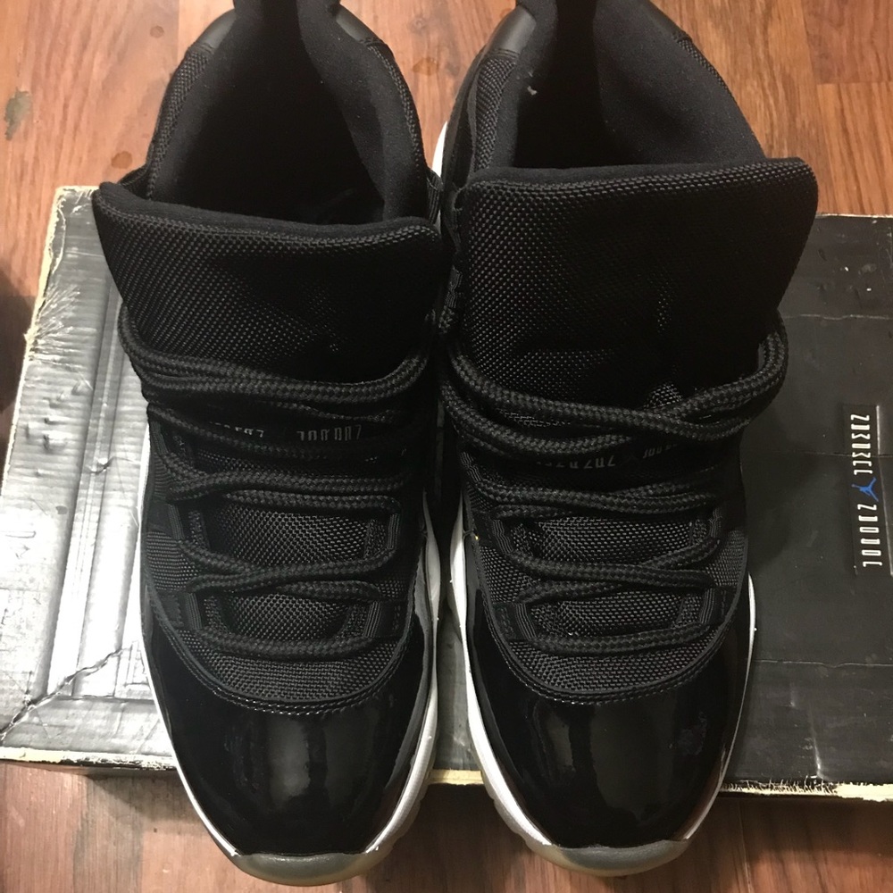 09 dead-stock space jam Jordan’s - Picture 6 of 8