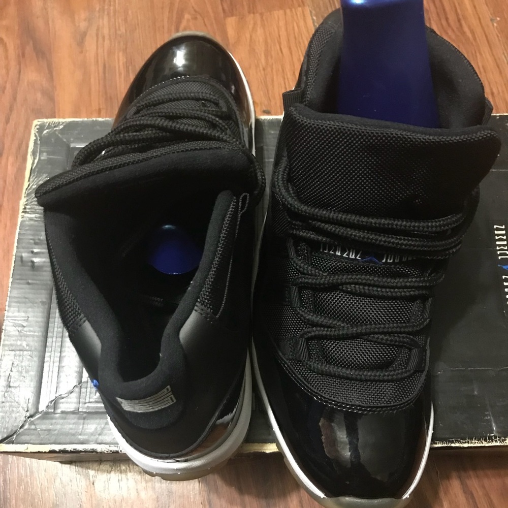 09 dead-stock space jam Jordan’s - Picture 7 of 8